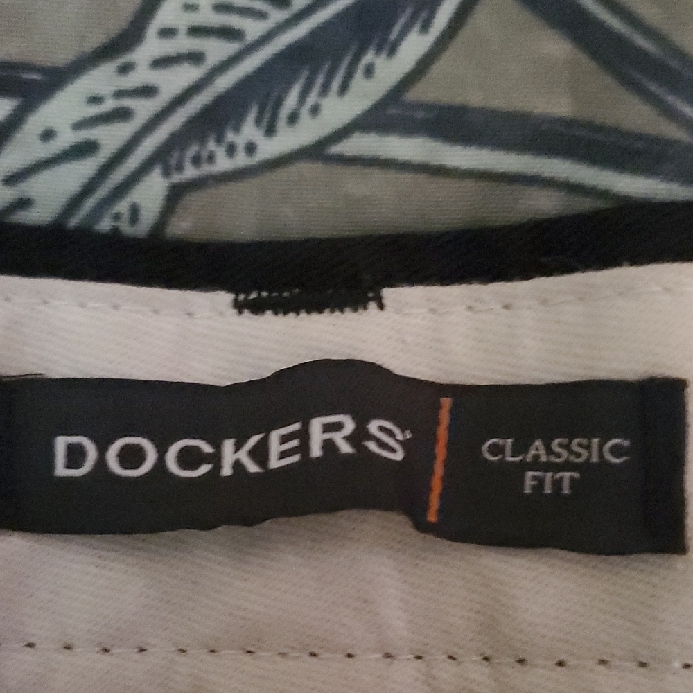 Dockers Classic Fit Black Trousers - Picture 5 of 6
